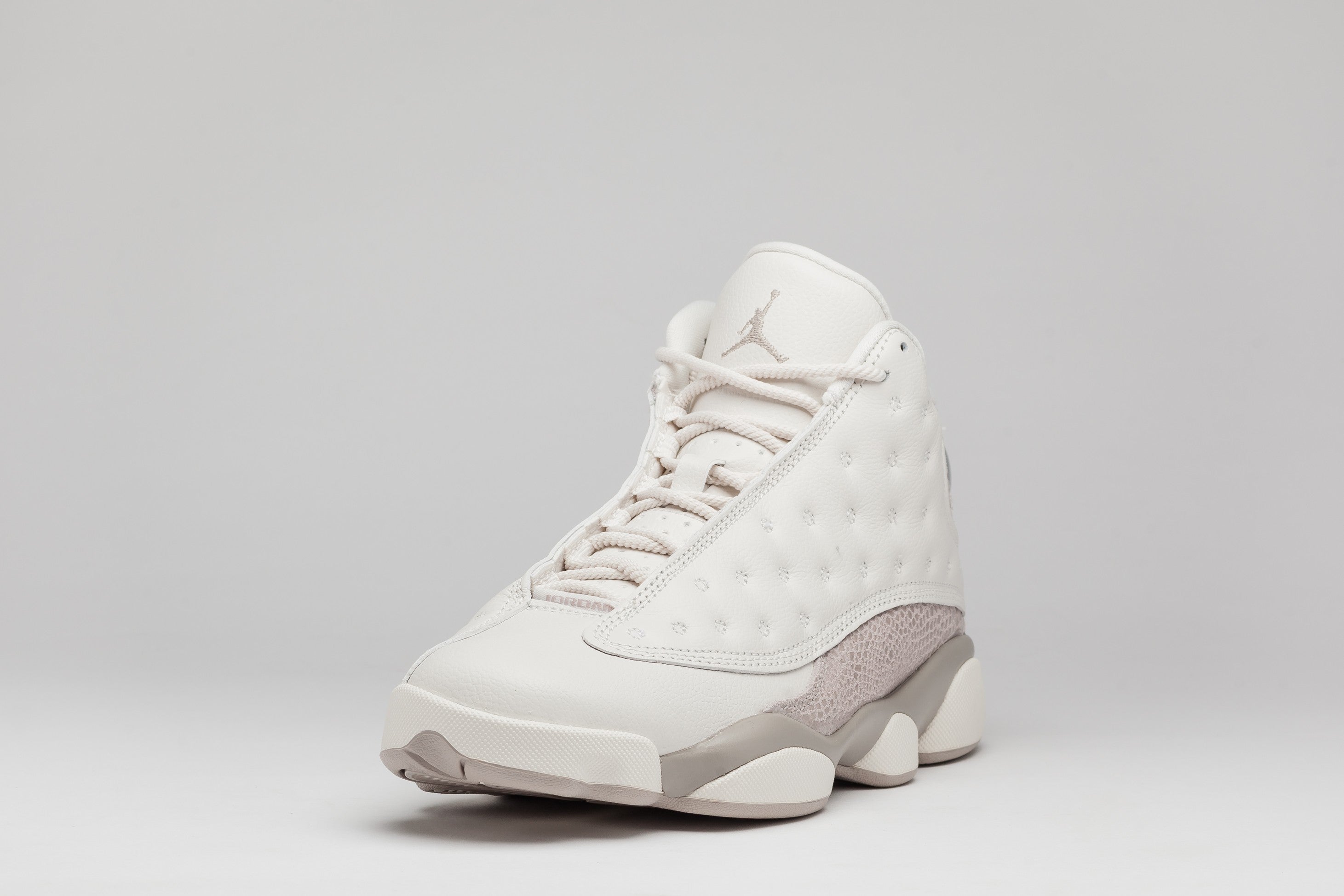 WMNS 13 Retro
