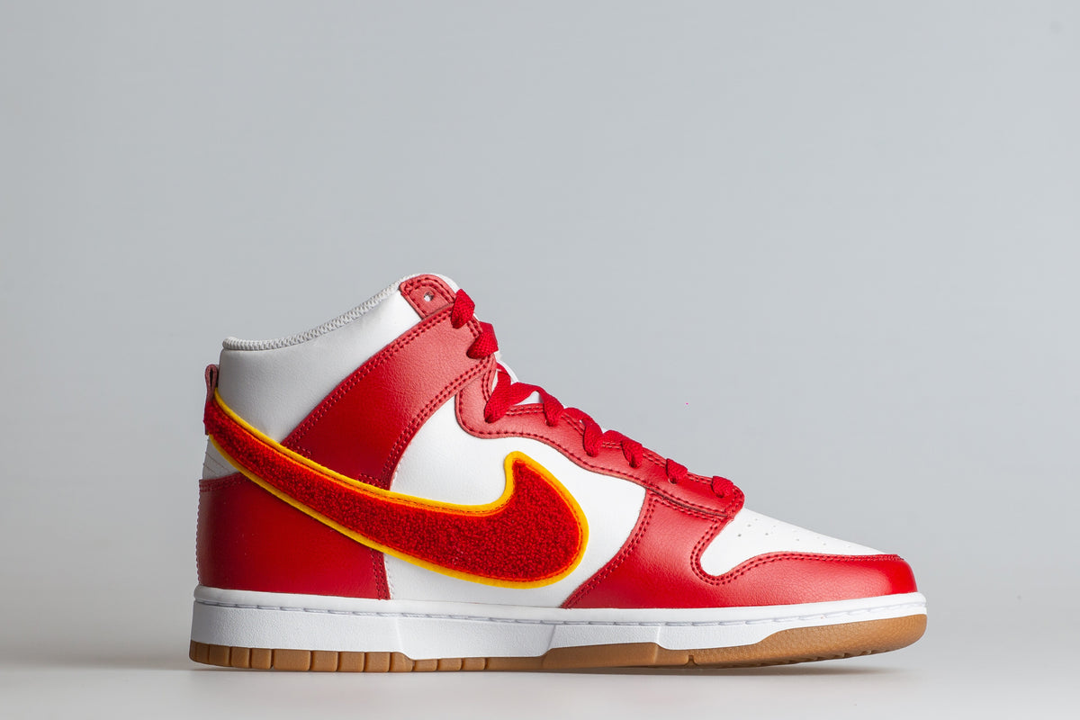 Dunk Hi Retro University