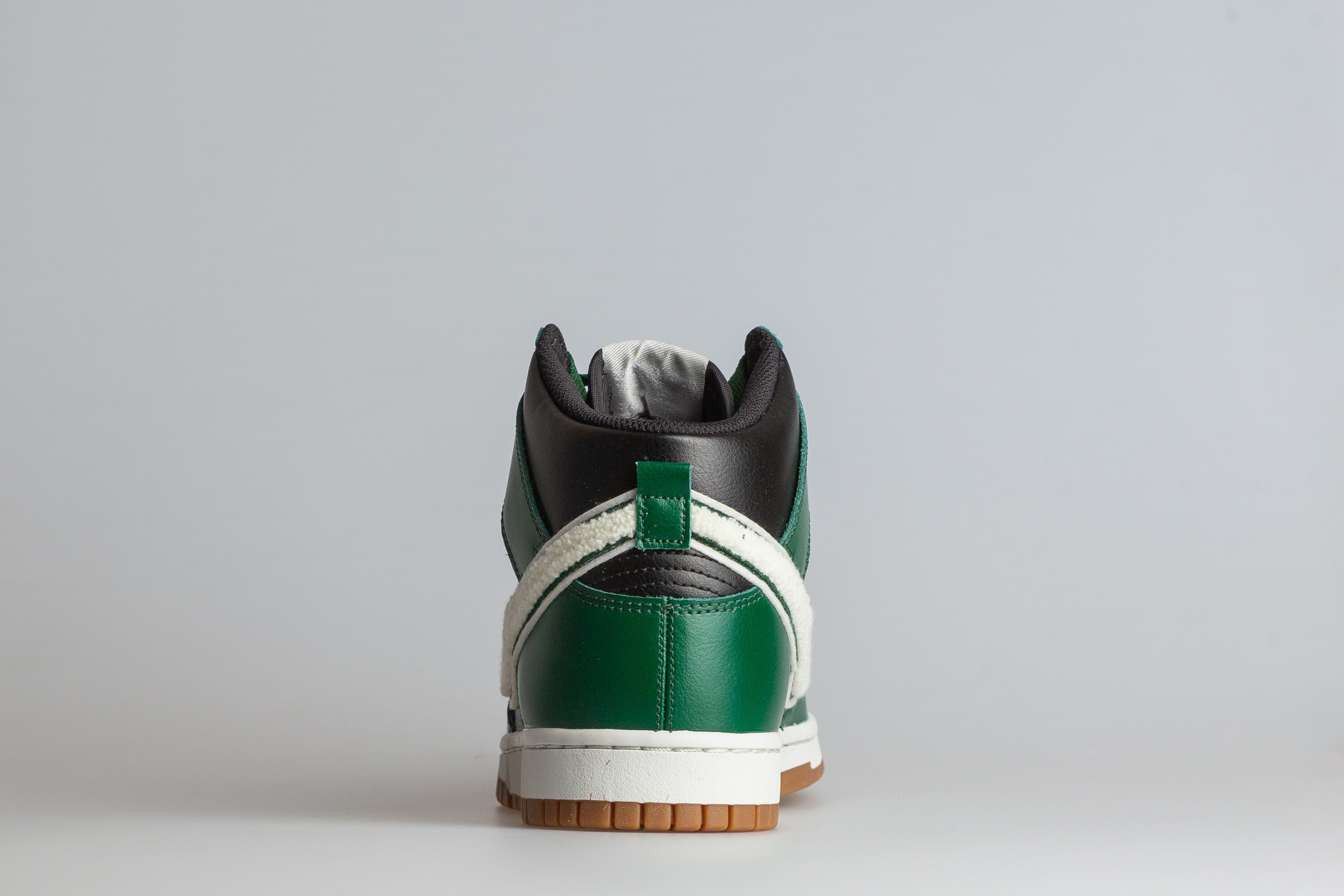 Dunk Hi Retro University