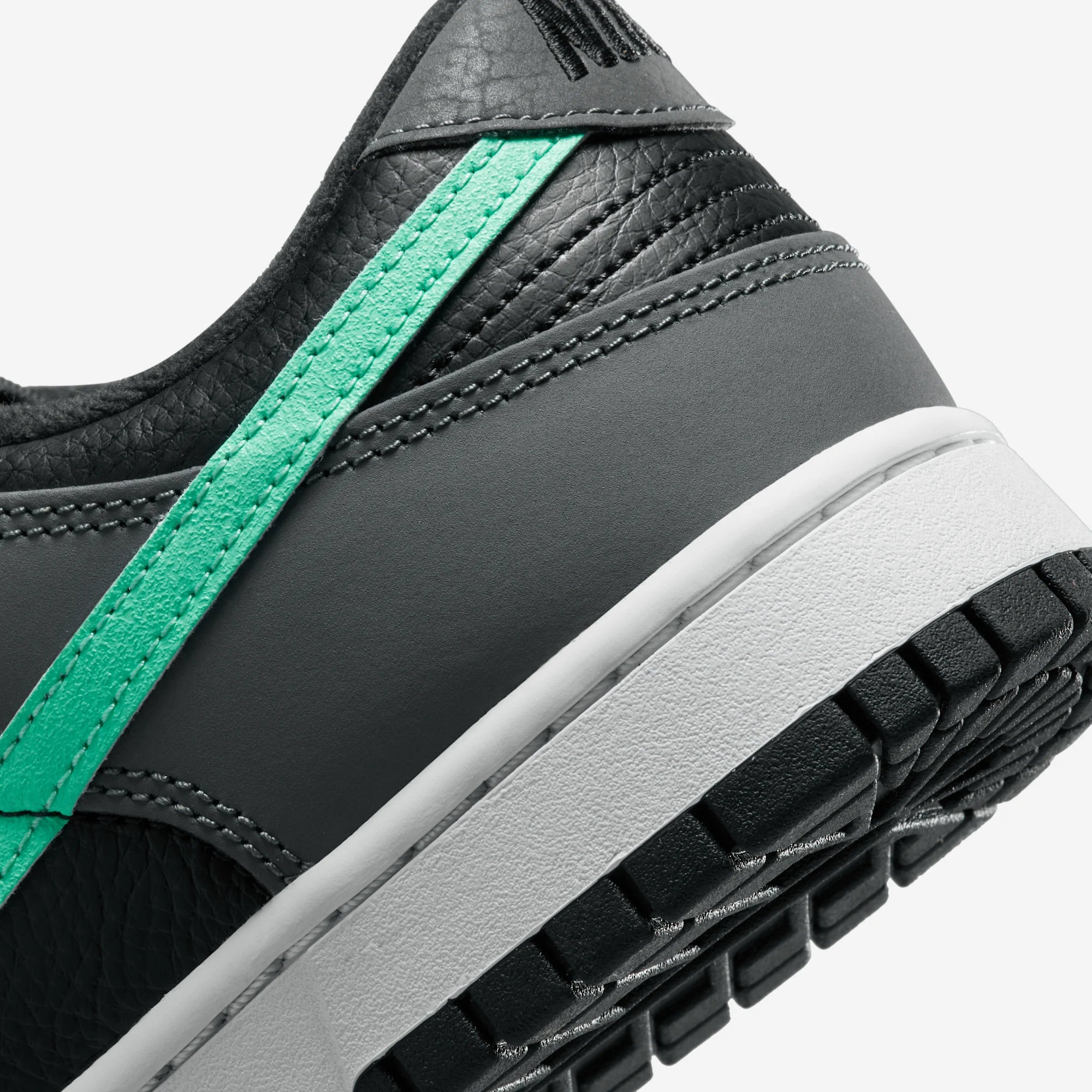 Dunk Low Retro