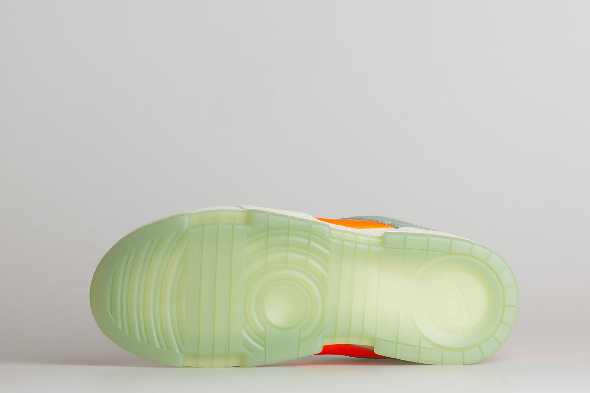 W Dunk Low Disrupt