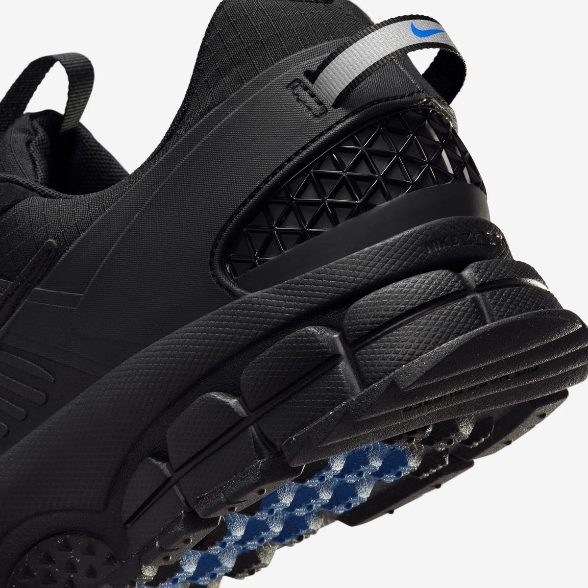 Nikezoom Vomero Roam