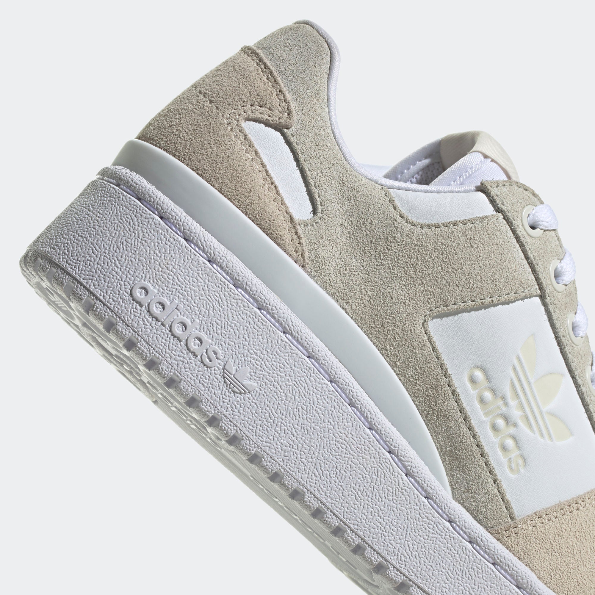 Forum Bold